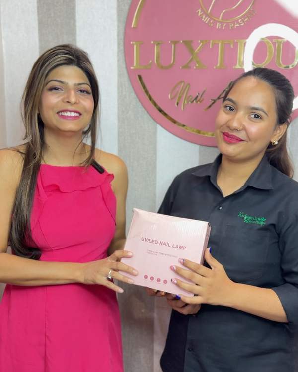 Real Luxtique student nail look — Chrome Nail Art (Party)